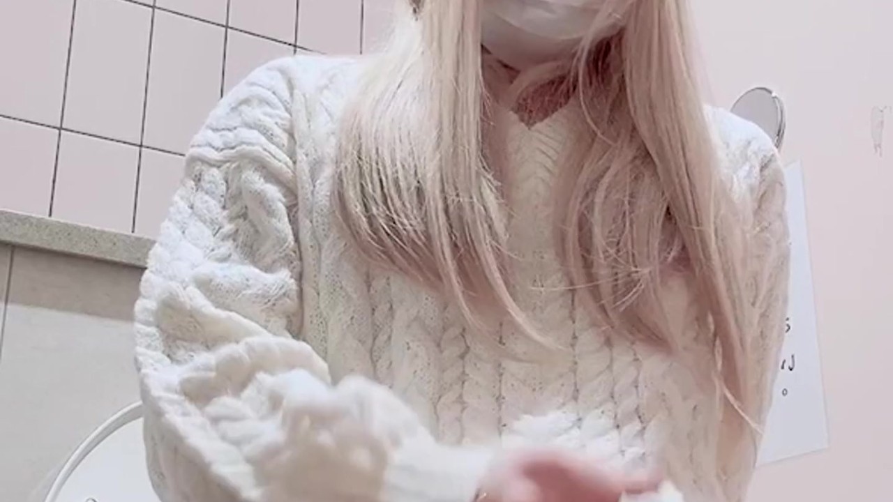 ギャル風の男の娘が公衆トイレで露出オナニーする（録画切れてた^^; - Video di sesso gratis - RedTube
