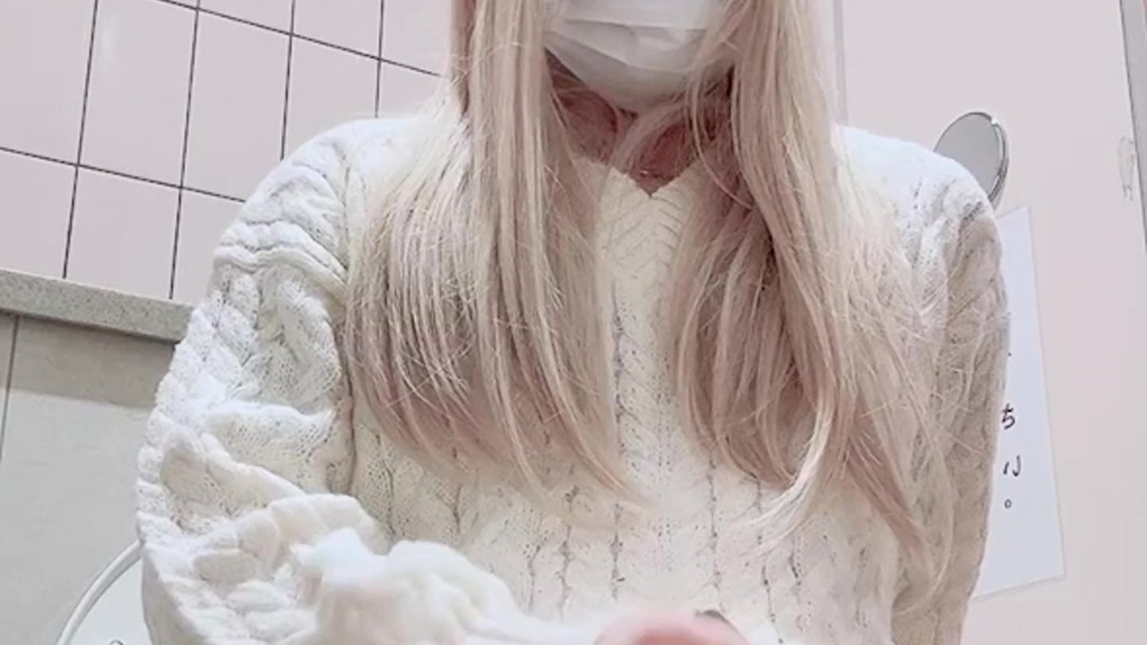 ギャル風の男の娘が公衆トイレで露出オナニーする（録画切れてた^^; - Video di sesso gratis - RedTube