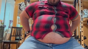 Squeezing in a 3XL shirt
