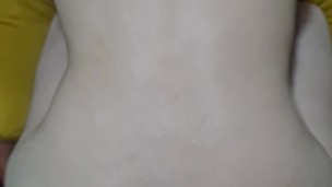 le meto toda mi verga a mi hijstra y me le corro dentro de su coño