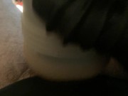 Je la lèche pour faire mouiller sa chatte fleshlight