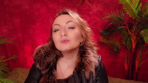 ASMR video: nitrile gloves. Beautiful erotic SFW video. Curvy MILF in leather coat with fur teasing