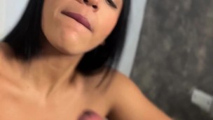I give him a good blowjob until I get the last drop of cum out of him -amateur couple- nysdel
