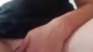 Guarda come mi masturbo per farti sborrare insieme a me