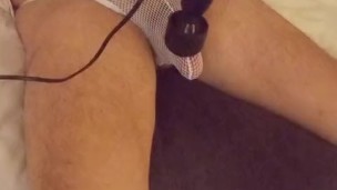Hung daddy shoots a nice load with sound