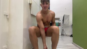 Smelly Feet , Shoes & HUGE Burping