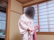 旅館で浴衣脱いでのヌード＆こたつ覗き - Screenshot 2 of 16 - 日本人