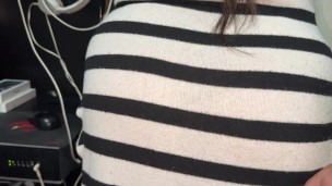 Suegra se deja tocar su GRAN CULO por el Yerno, todo en Secreto.🤐💦 lo hace Acabar.