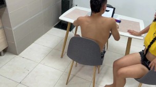 Me follo a mi hermosa hermanastra latina mientras estoy en clases virtuales de religión.