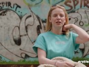 Ersties - Blondine Mia A vergnügt sich mit Tentakel Dido 12/16