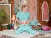 Ersties - Blondine Mia A vergnügt sich mit Tentakel Dido 3/16