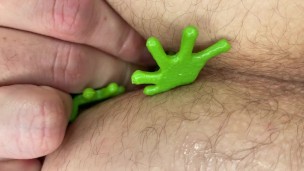 Closeup - Sealing Green in my slick hole