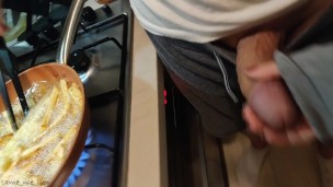 Handjob by cute girlfriend while cooking fries(full vid on my 0nlyfans/ManyVids)