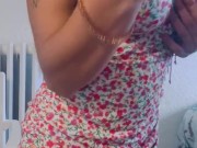 desnudándose sexi 3/16