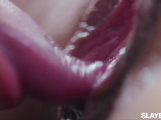 SLAYED Vanna Bardot lets Emily Willis squirt in her mouth