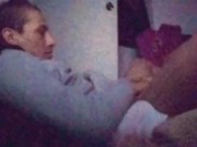 Su posición favorita le encanta sentarse en mi verga mientras su novio trabaja 6/16