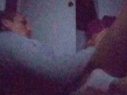 Su posición favorita le encanta sentarse en mi verga mientras su novio trabaja 8/16