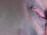 putinha exibindo sua buceta molhada 12/16