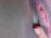 putinha exibindo sua buceta molhada 15/16