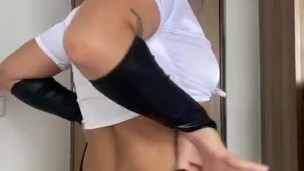 Becky gets naked and jerk off until cum [100% amateur]