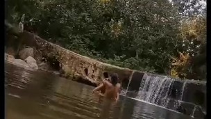 Rica follada en cascada de colombia