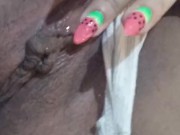 Jugando con mi vulva y mi conchita, mira como se ve por adentro!!!