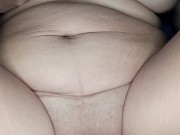 Chica sexy jugando con su vibrador 9/16