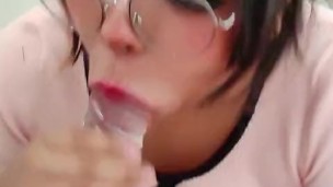 Chica meme te hace una mamada POV