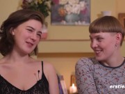 ersties - intensive strap-on-action im doggystyle mit emma k und amanita 5/16