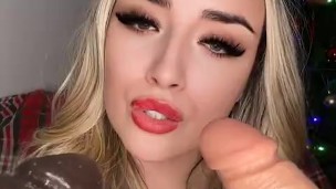 Sucking 2 friends dicks on christmas trailer