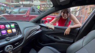 ¡El conductor de Uber me folla a cambio del pago del viaje!