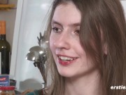 Ersties - Vanessa verwöhnt ihre zarte Muschi mit viel Feingefühl 12/16