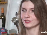 Ersties - Vanessa verwöhnt ihre zarte Muschi mit viel Feingefühl 8/16