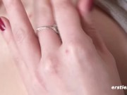 Ersties - Vanessa verwöhnt ihre zarte Muschi mit viel Feingefühl 9/16