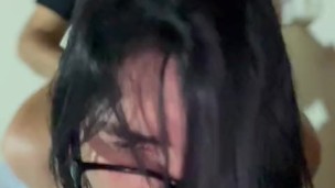 Soy follada por hombre maduro mientras su esposa está en el trabajo