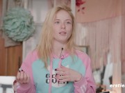 Ersties - Gurke und Küchenutensilien bringen Mia A zum Orgasmus 13/16