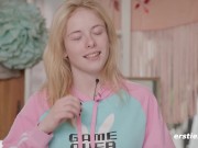 Ersties - Gurke und Küchenutensilien bringen Mia A zum Orgasmus 16/16