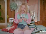 Ersties - Gurke und Küchenutensilien bringen Mia A zum Orgasmus 5/16