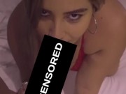 Safada pagando aluguel com uma mamada na rola do dono da casa. 1/16