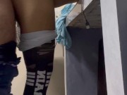 Mi hermanastra se pone muy cachonda y cogemos en silencio para que no nos descubran 5/16