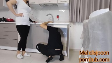 Алдымен стриптиз, сосын порно