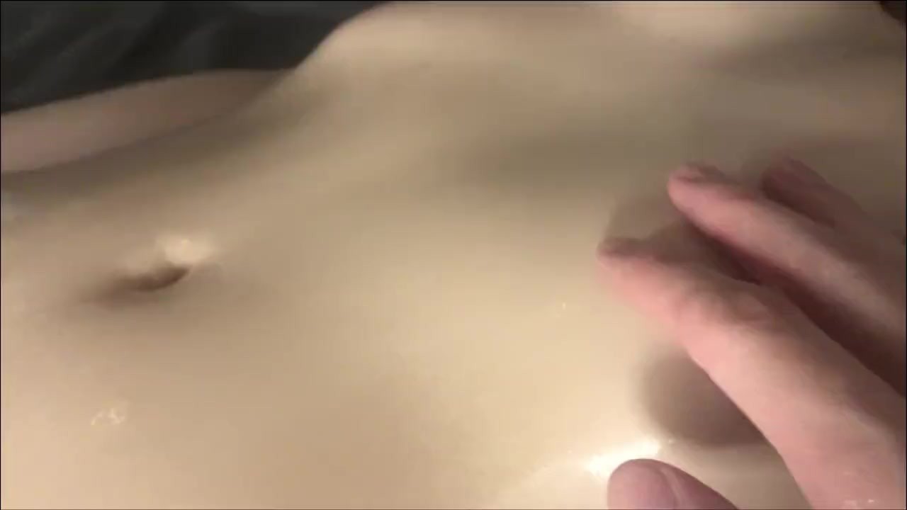 性感マッサージで膣をほぐされて気づいたら挿入→中出しされるOL美女 - Vidéo de sexe gratuite - RedTube