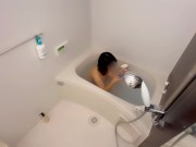 彼女のお風呂を覗いてたら、我慢できなくなって生挿入ししまった。素人/絶頂/おっぱい/美少女  10/16