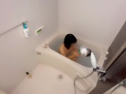 彼女のお風呂を覗いてたら、我慢できなくなって生挿入ししまった。素人/絶頂/おっぱい/美少女  6/16