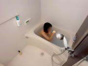 彼女のお風呂を覗いてたら、我慢できなくなって生挿入ししまった。素人/絶頂/おっぱい/美少女  9/16