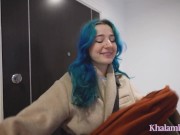 Je pars en vacances avec mon collègue, ça tourne bien ! - Fellation et baise française à l'hotel POV 1/16