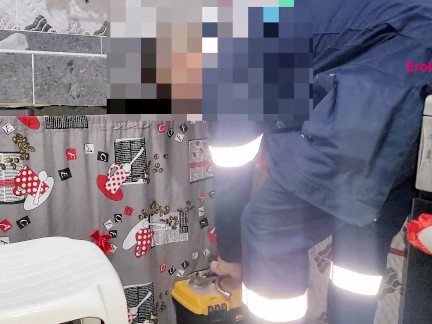 The plumber fixes my pussy leak🔥سكس السباك💧اصلح الحنفية و كمان اصلح كسي لكان يقطر💧صوت واضح