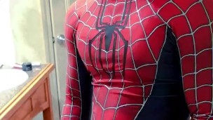 spiderman jerks off in his new suit 💦