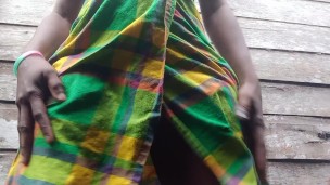 AMATEUR MILF18+ PEE OUTDOOR CLOSE UP VIEW ASMR