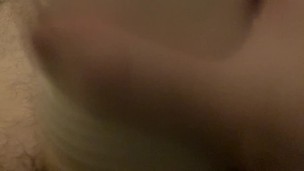 Je fais un cunni a sa grosse chatte pour la faire mouiller je baise sa chatte elle veut un creampie